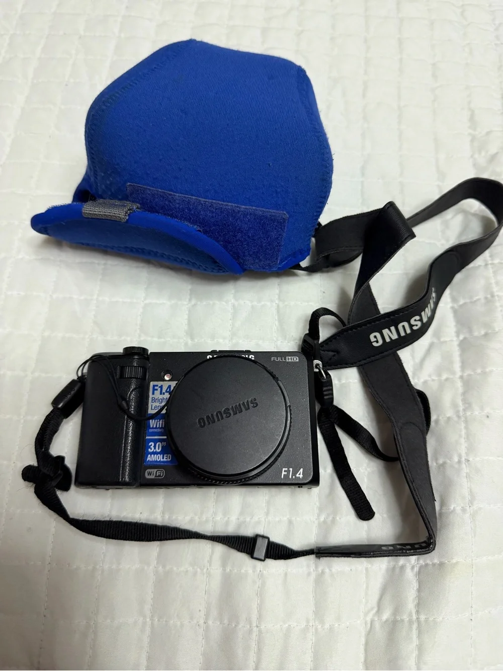 Samsung EX2F Digital Camera WiFi F1.4 AMOLED Flip Screen Tested Works